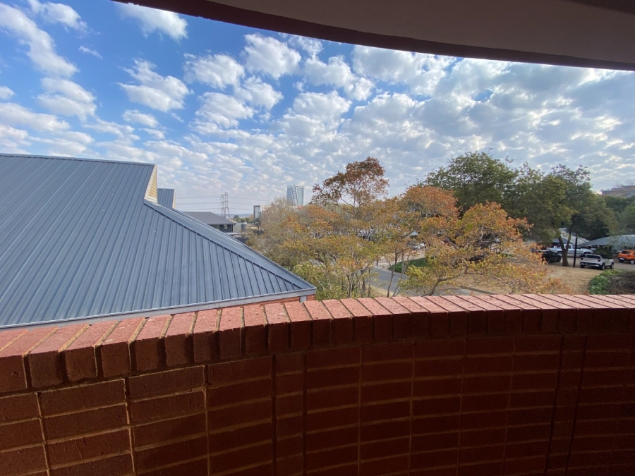 To Let commercial Property for Rent in Vorna Valley Gauteng