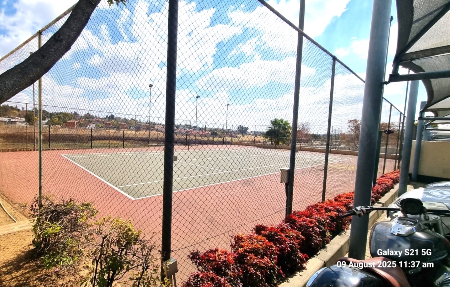 1 Bedroom Property for Sale in Noordwyk Gauteng