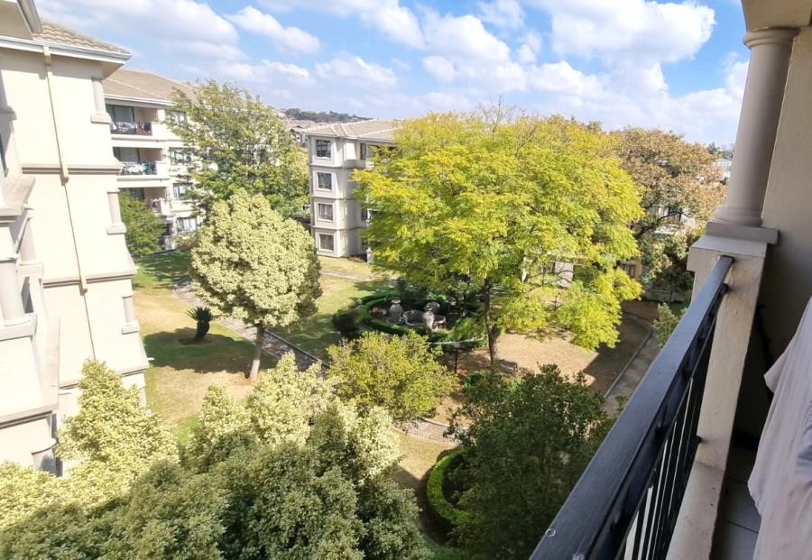 1 Bedroom Property for Sale in Noordwyk Gauteng