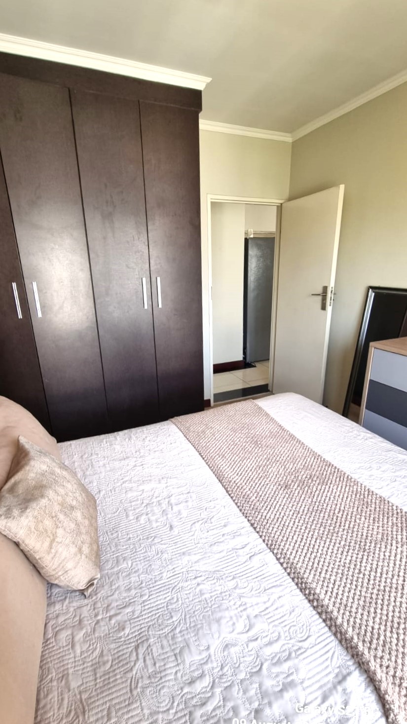 1 Bedroom Property for Sale in Noordwyk Gauteng