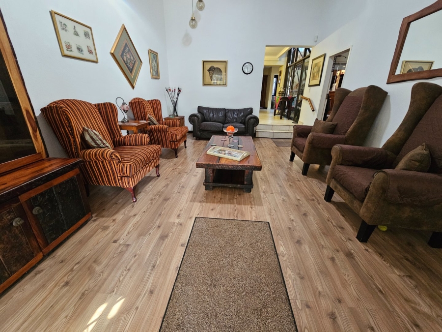 3 Bedroom Property for Sale in Die Hoewes Gauteng