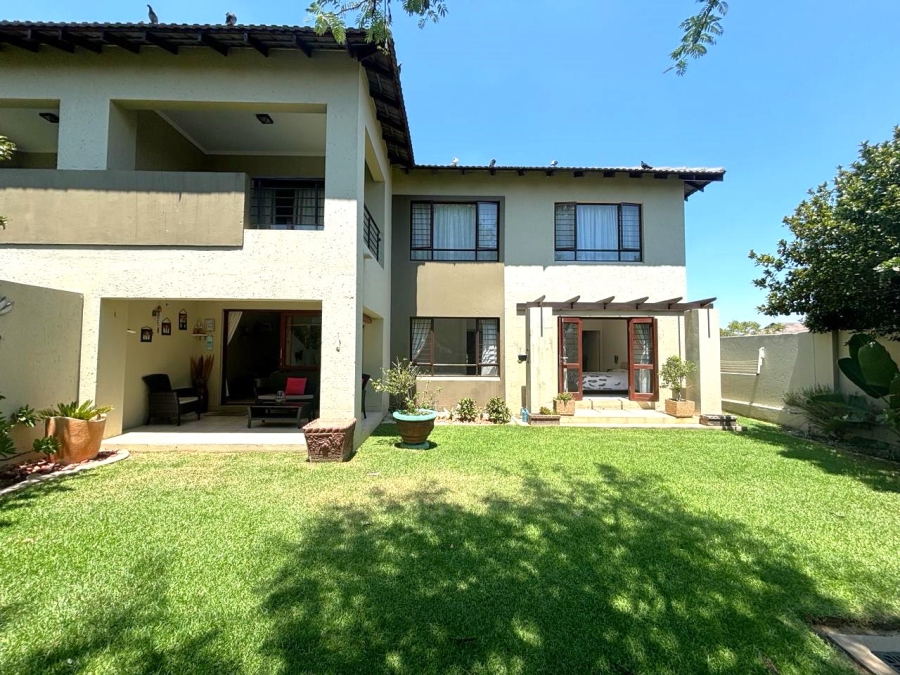 To Let 3 Bedroom Property for Rent in Fourways Gauteng