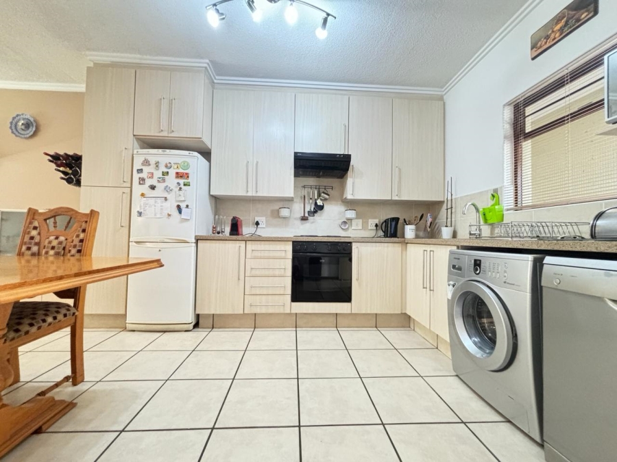 To Let 3 Bedroom Property for Rent in Fourways Gauteng