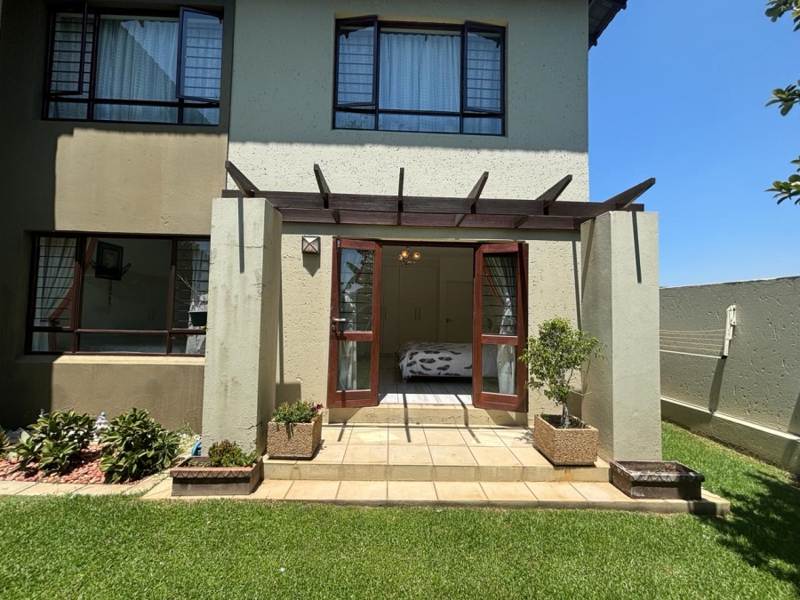 To Let 3 Bedroom Property for Rent in Fourways Gauteng