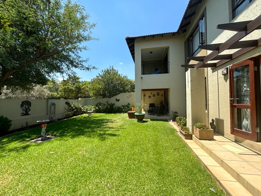 To Let 3 Bedroom Property for Rent in Fourways Gauteng