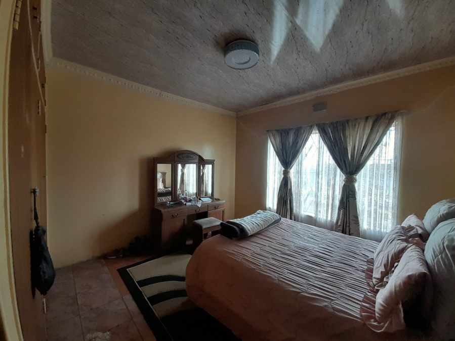 4 Bedroom Property for Sale in Louisrus Gauteng