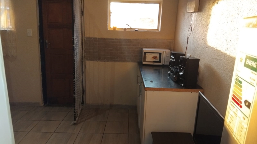 To Let 1 Bedroom Property for Rent in Sophiatown Gauteng