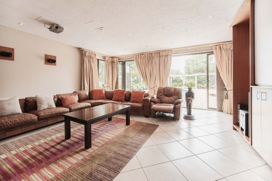 5 Bedroom Property for Sale in Dowerglen Gauteng