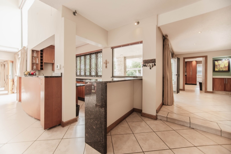 5 Bedroom Property for Sale in Dowerglen Gauteng