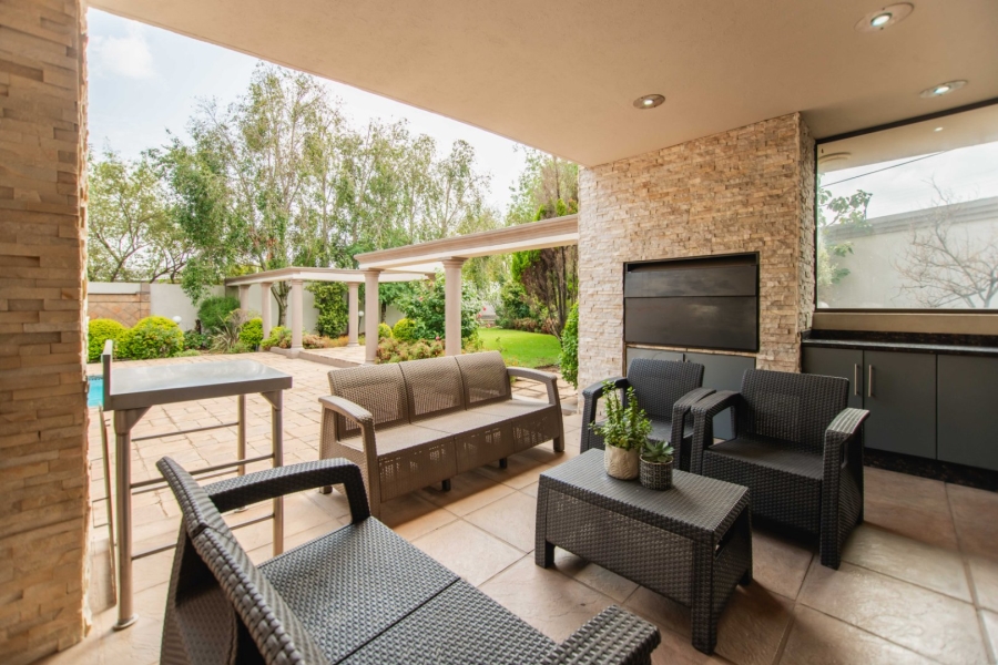 5 Bedroom Property for Sale in Dowerglen Gauteng