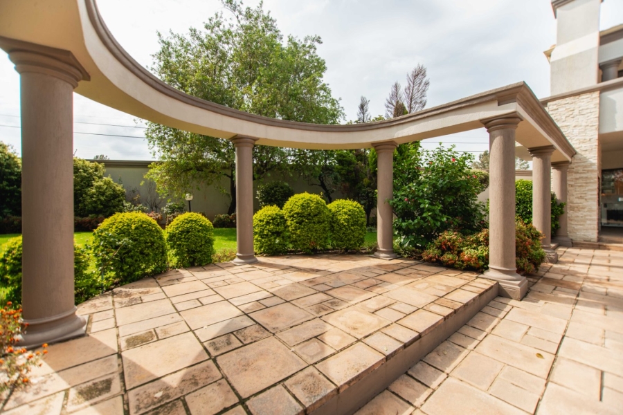 5 Bedroom Property for Sale in Dowerglen Gauteng