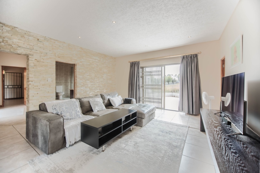 5 Bedroom Property for Sale in Dowerglen Gauteng
