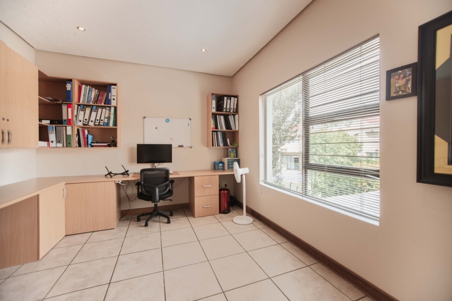 5 Bedroom Property for Sale in Dowerglen Gauteng