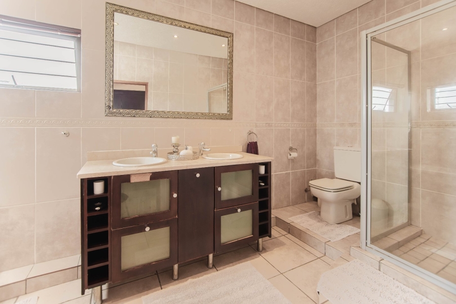 5 Bedroom Property for Sale in Dowerglen Gauteng