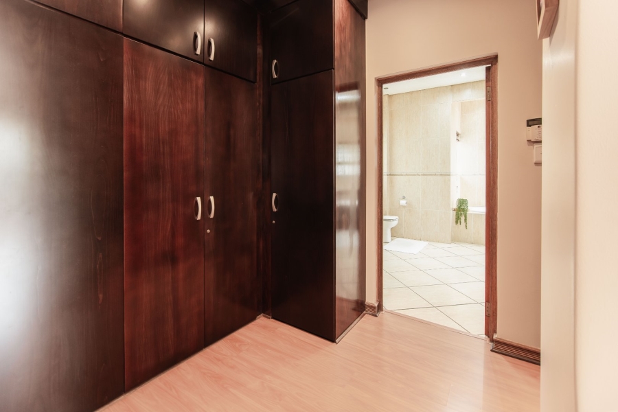 5 Bedroom Property for Sale in Dowerglen Gauteng