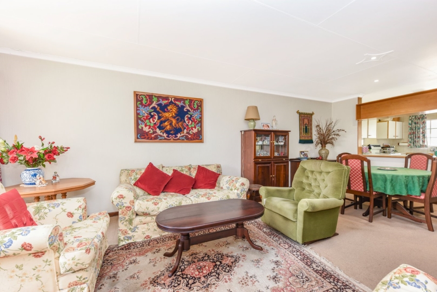 2 Bedroom Property for Sale in Magaliessig Gauteng