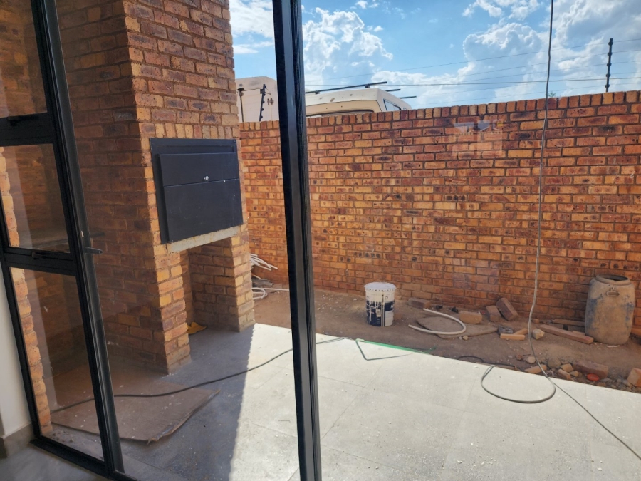 To Let 2 Bedroom Property for Rent in Witfield Gauteng