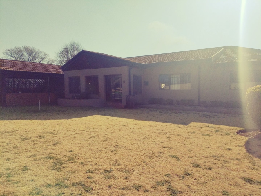 5 Bedroom Property for Sale in Petersfield Gauteng