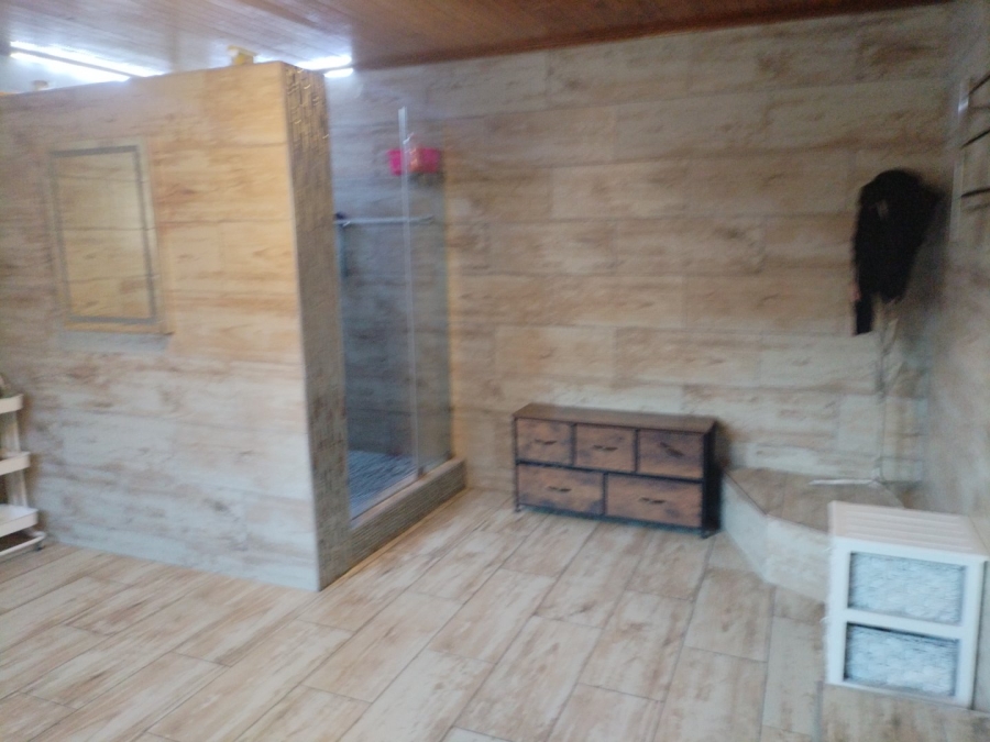 5 Bedroom Property for Sale in Petersfield Gauteng