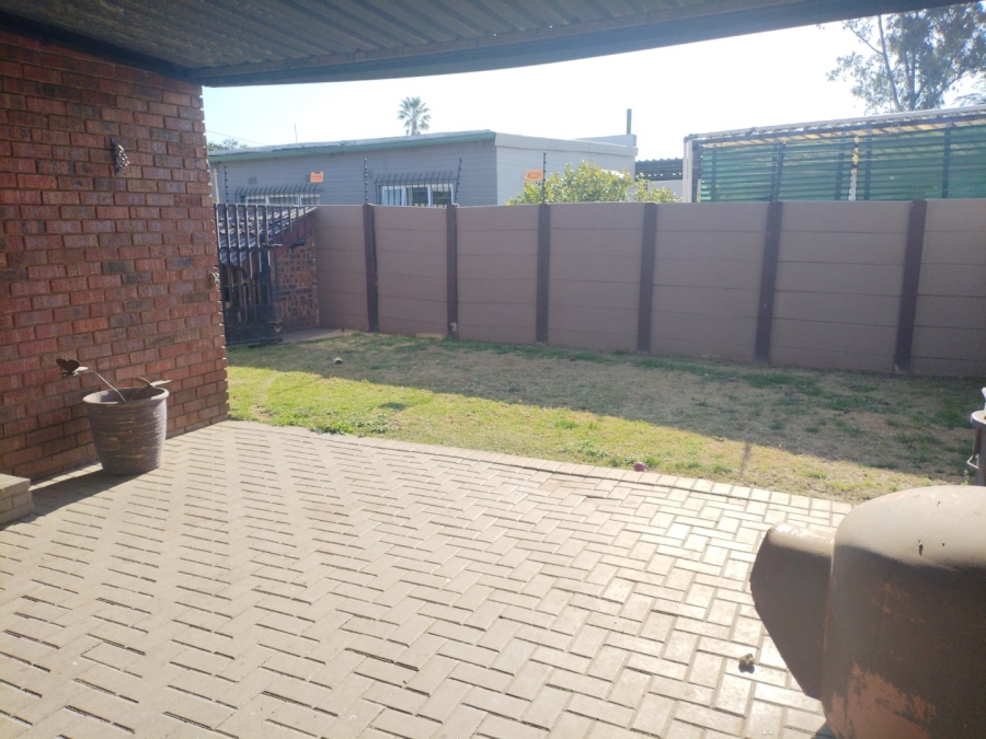 5 Bedroom Property for Sale in Petersfield Gauteng