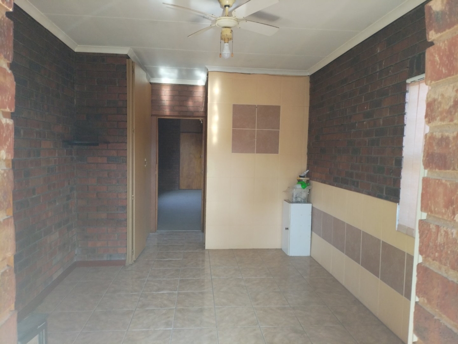 5 Bedroom Property for Sale in Petersfield Gauteng