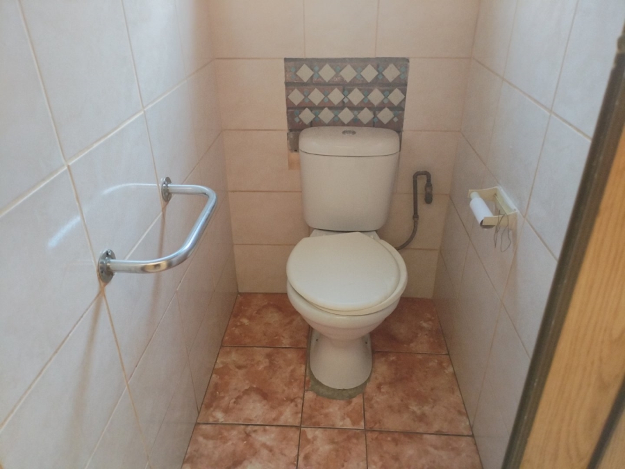 5 Bedroom Property for Sale in Petersfield Gauteng