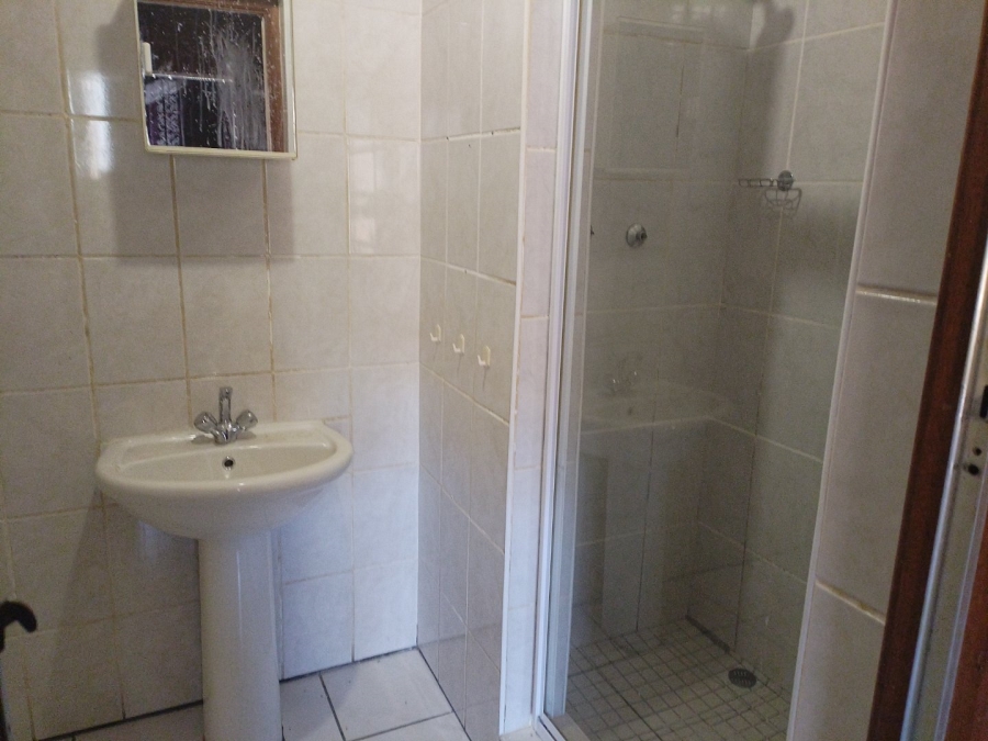 5 Bedroom Property for Sale in Petersfield Gauteng