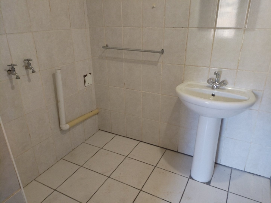 5 Bedroom Property for Sale in Petersfield Gauteng