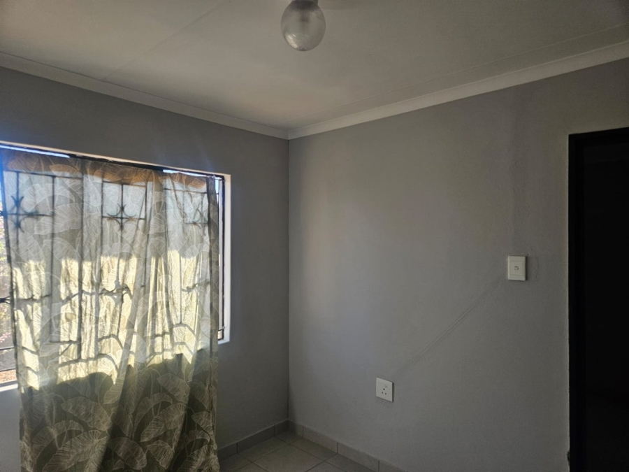 2 Bedroom Property for Sale in Soshanguve HH Gauteng