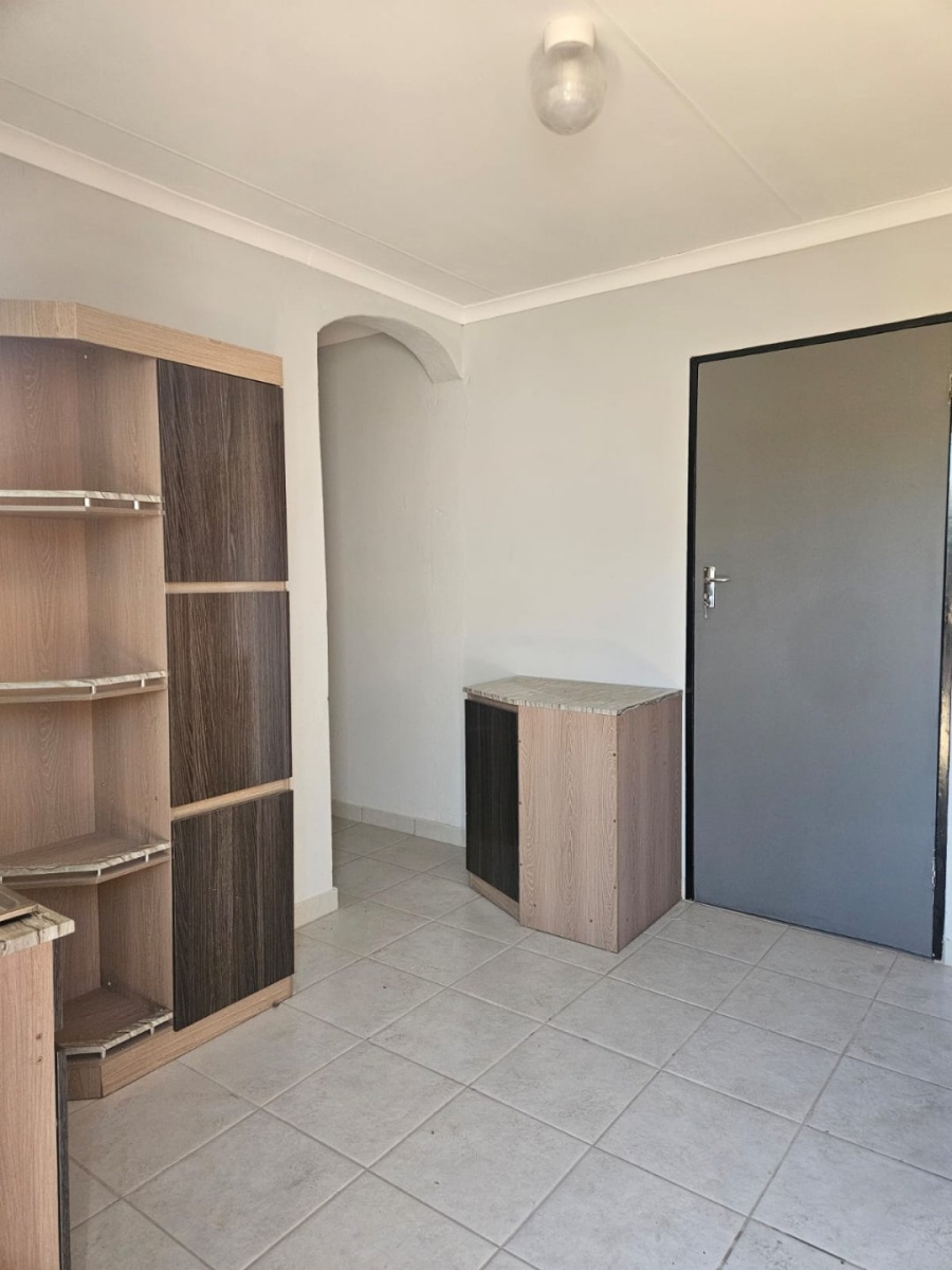 2 Bedroom Property for Sale in Soshanguve HH Gauteng