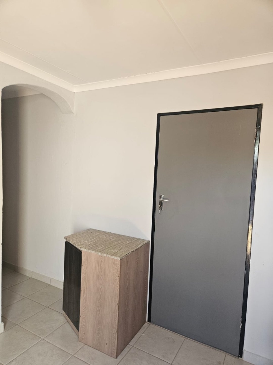 2 Bedroom Property for Sale in Soshanguve HH Gauteng