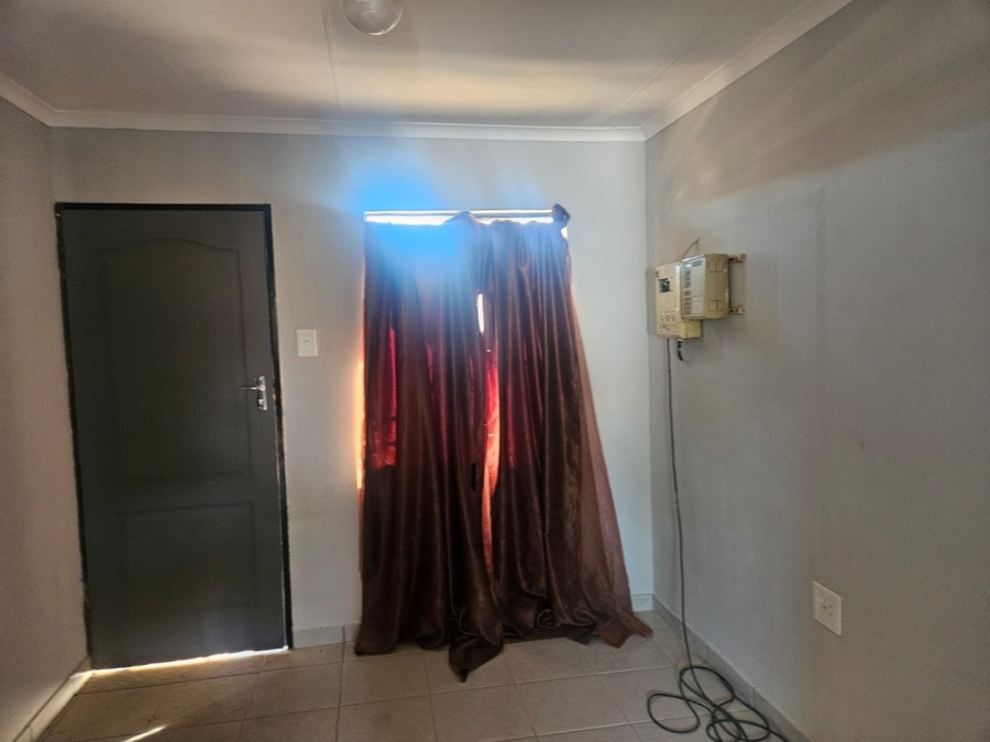2 Bedroom Property for Sale in Soshanguve HH Gauteng