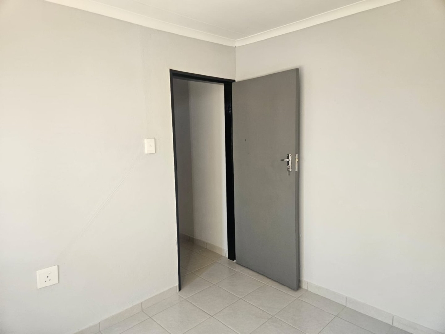 2 Bedroom Property for Sale in Soshanguve HH Gauteng