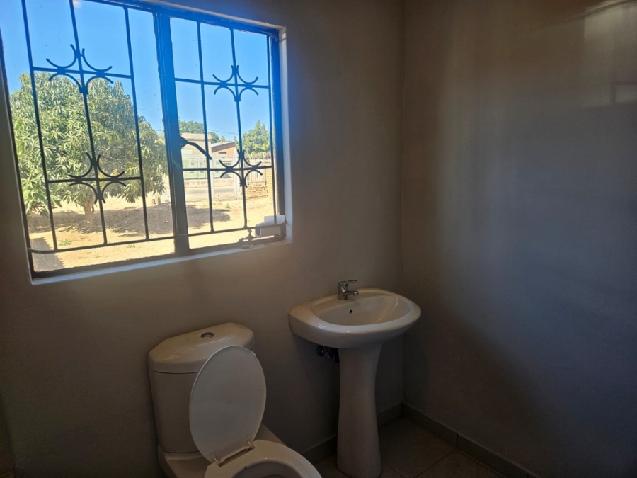 2 Bedroom Property for Sale in Soshanguve HH Gauteng