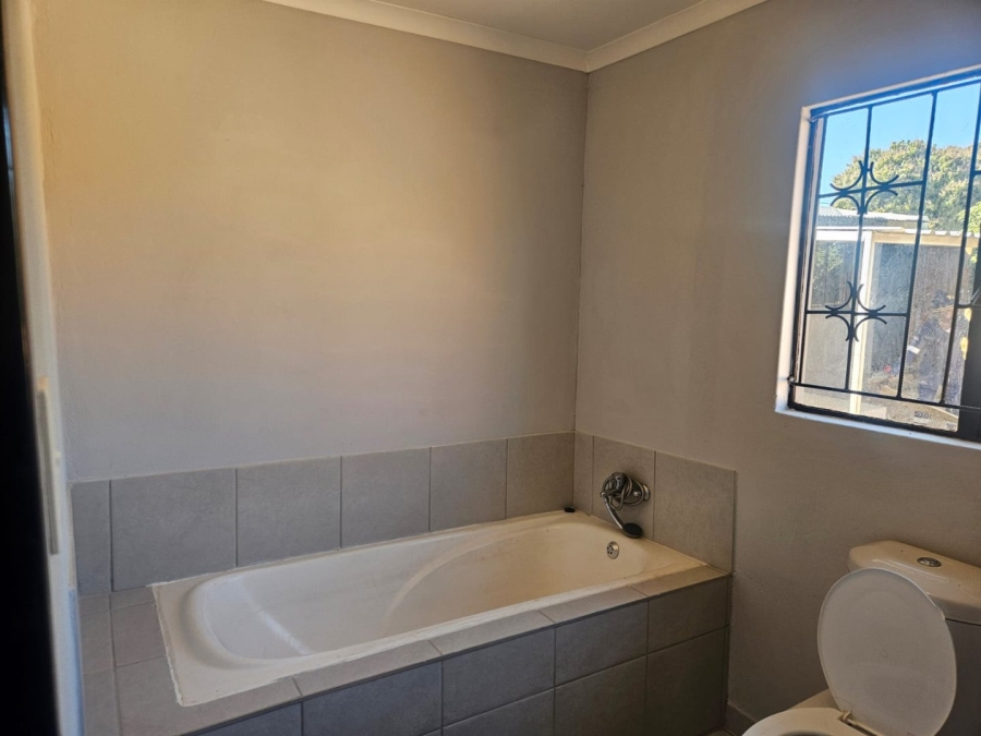 2 Bedroom Property for Sale in Soshanguve HH Gauteng