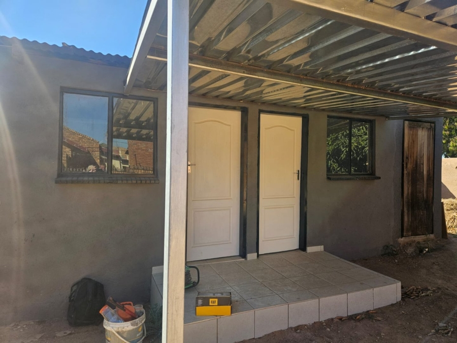 2 Bedroom Property for Sale in Soshanguve HH Gauteng