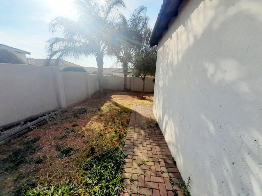 3 Bedroom Property for Sale in Thatchfield Hills Gauteng