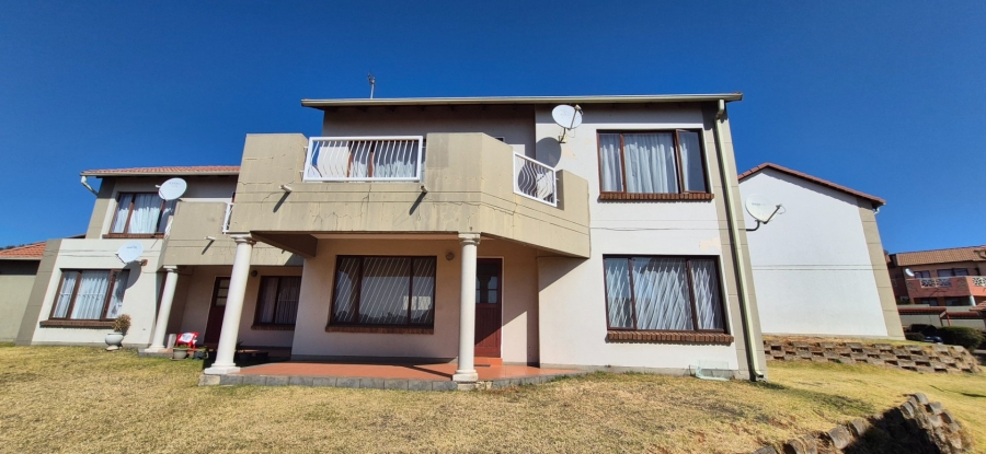 To Let 2 Bedroom Property for Rent in Mondeor Gauteng