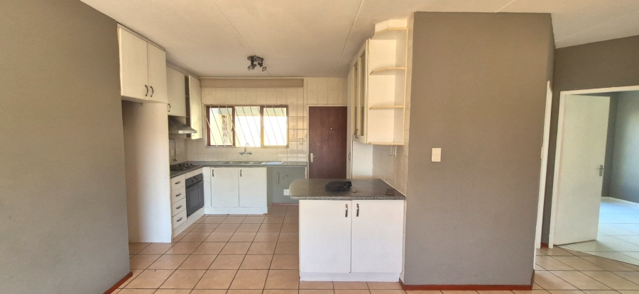 To Let 2 Bedroom Property for Rent in Mondeor Gauteng