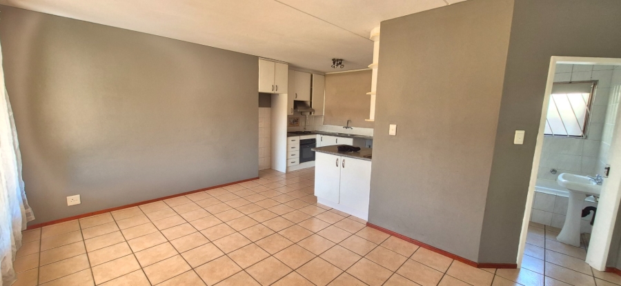To Let 2 Bedroom Property for Rent in Mondeor Gauteng