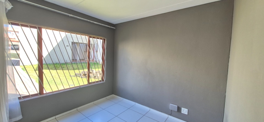 To Let 2 Bedroom Property for Rent in Mondeor Gauteng