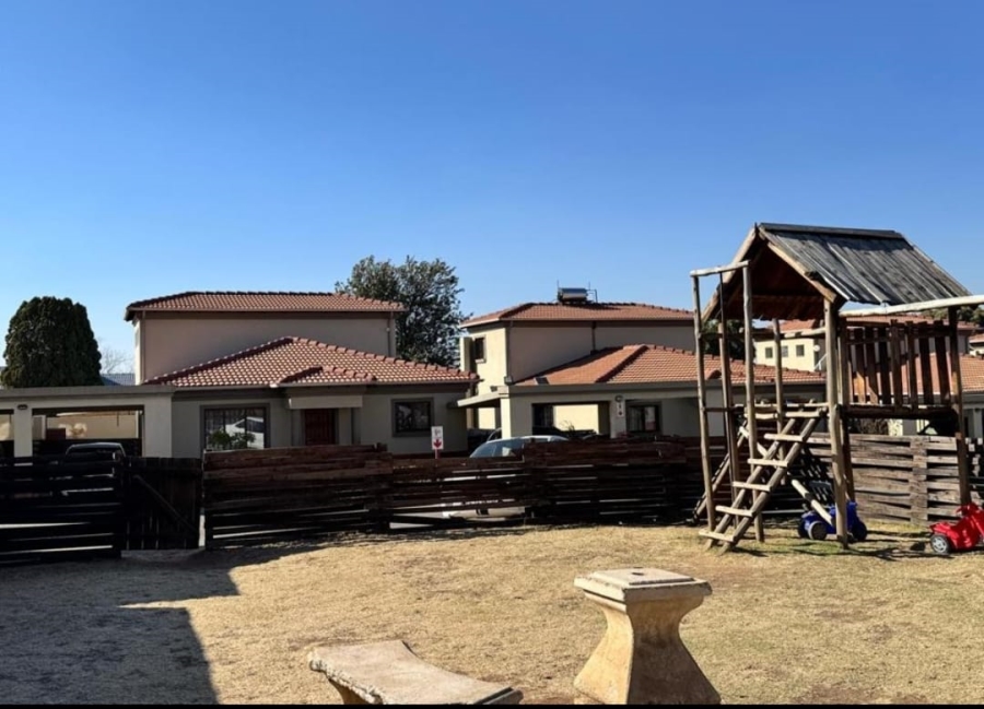 2 Bedroom Property for Sale in Noordwyk Gauteng