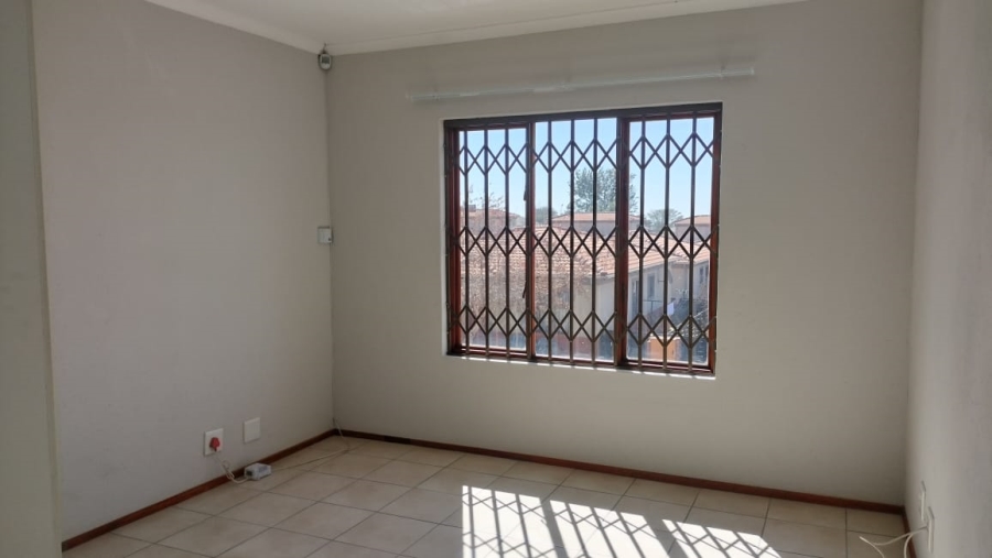 2 Bedroom Property for Sale in Noordwyk Gauteng