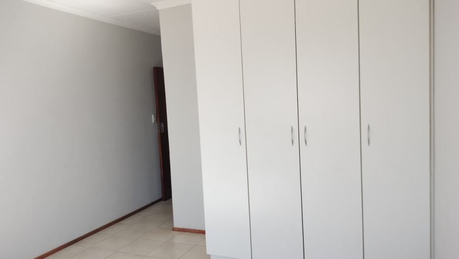 2 Bedroom Property for Sale in Noordwyk Gauteng