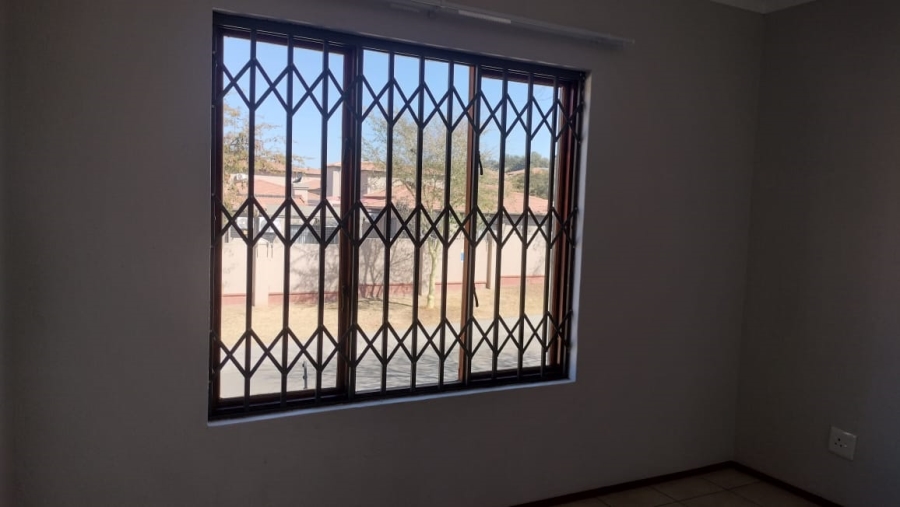 2 Bedroom Property for Sale in Noordwyk Gauteng