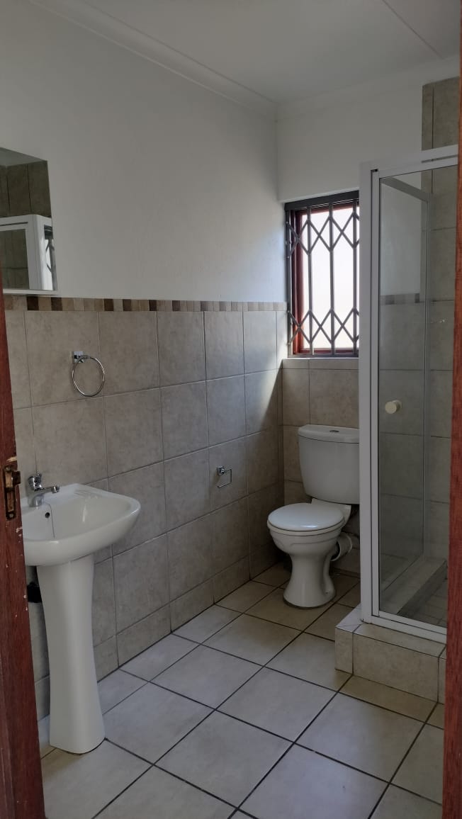 2 Bedroom Property for Sale in Noordwyk Gauteng