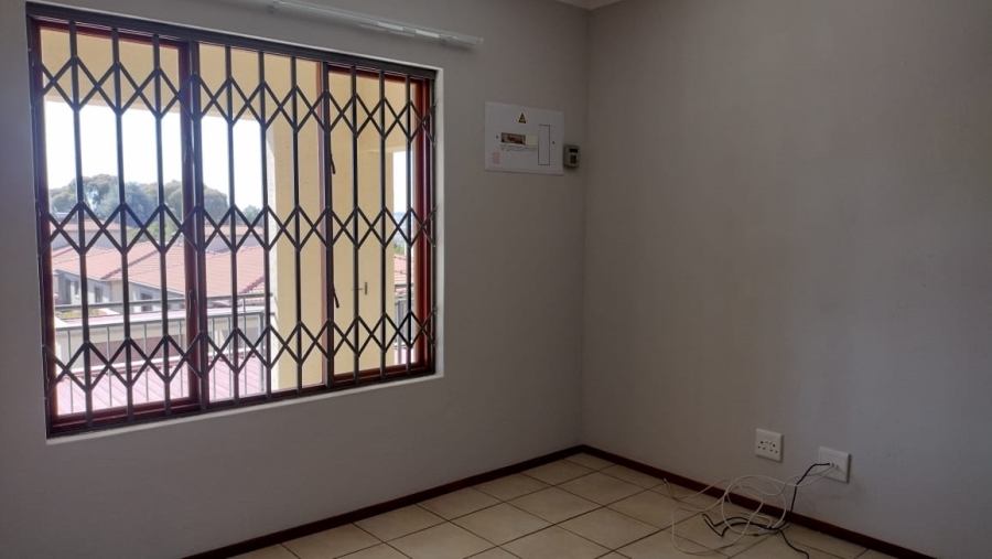 2 Bedroom Property for Sale in Noordwyk Gauteng