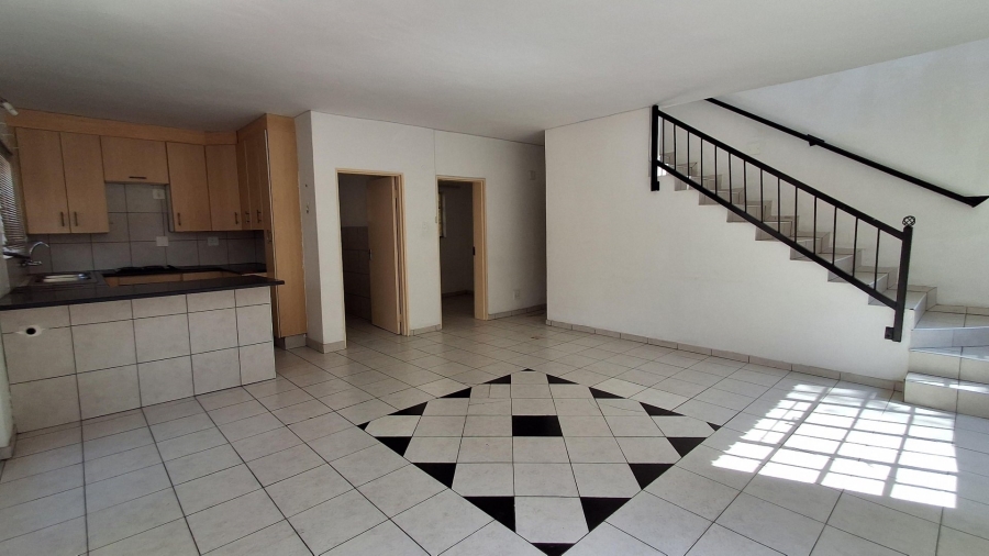 To Let 2 Bedroom Property for Rent in Oakdene Gauteng
