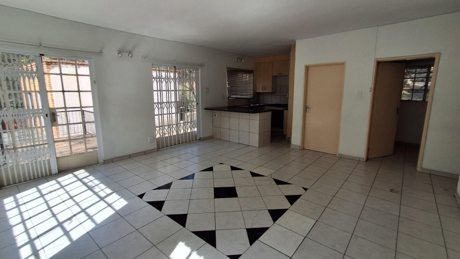 To Let 2 Bedroom Property for Rent in Oakdene Gauteng