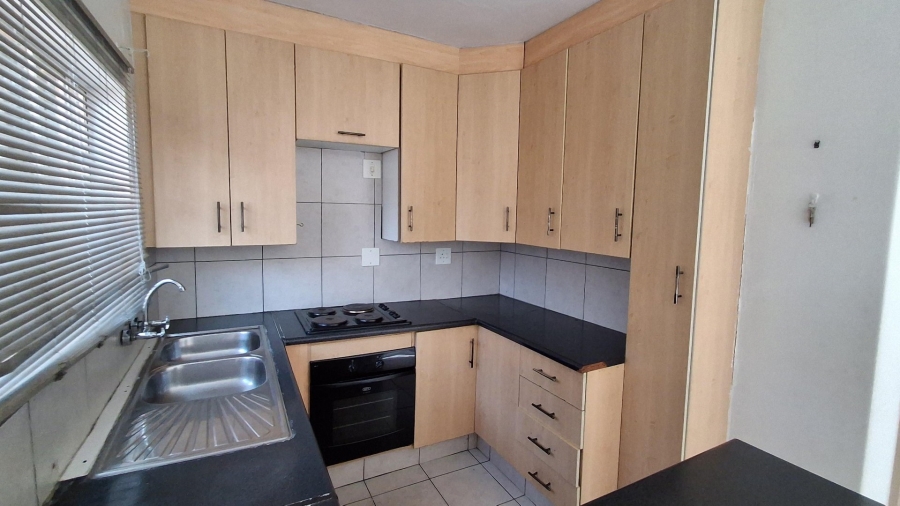 To Let 2 Bedroom Property for Rent in Oakdene Gauteng